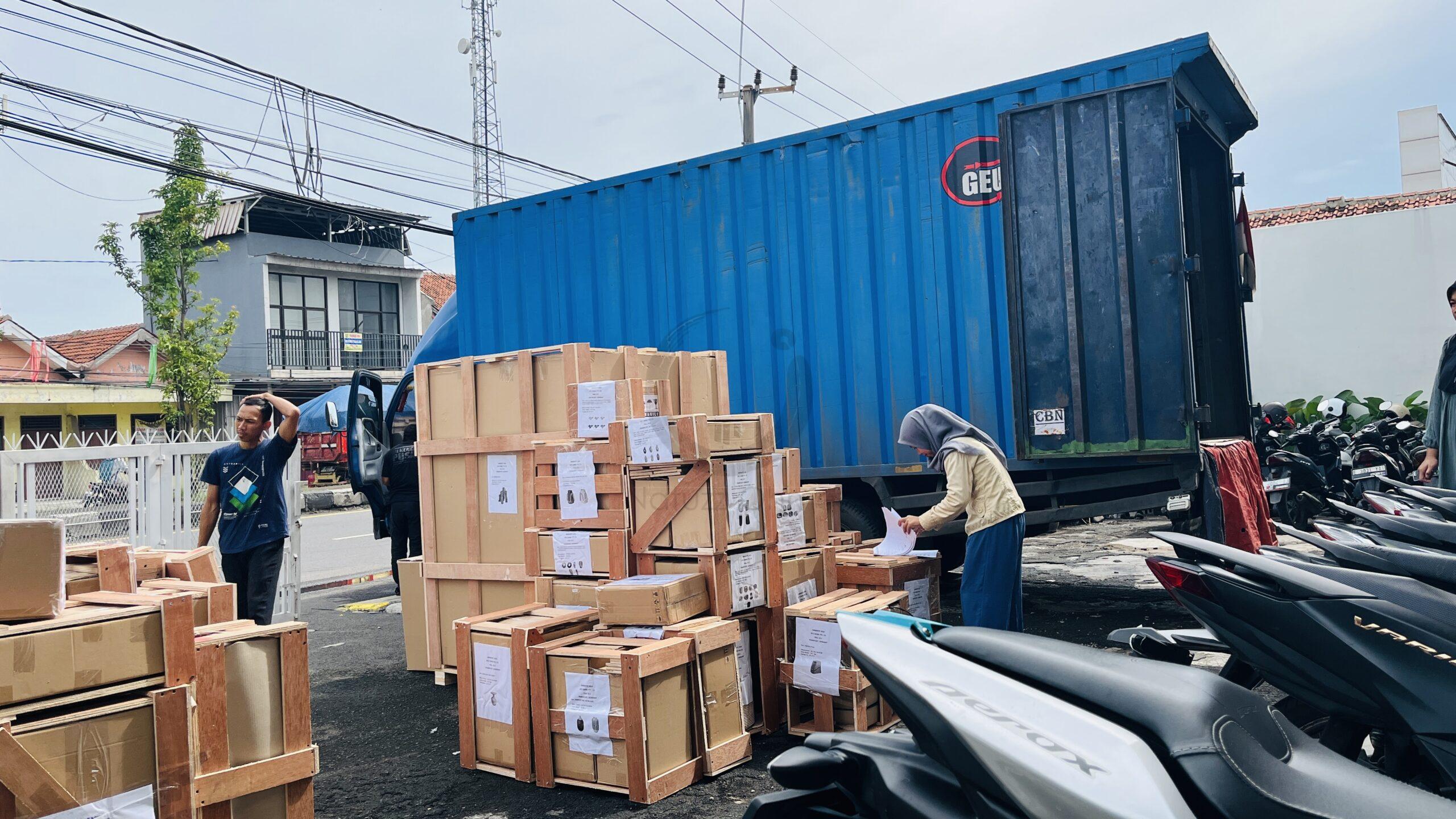 natuzz ohme shipping container shipped goods